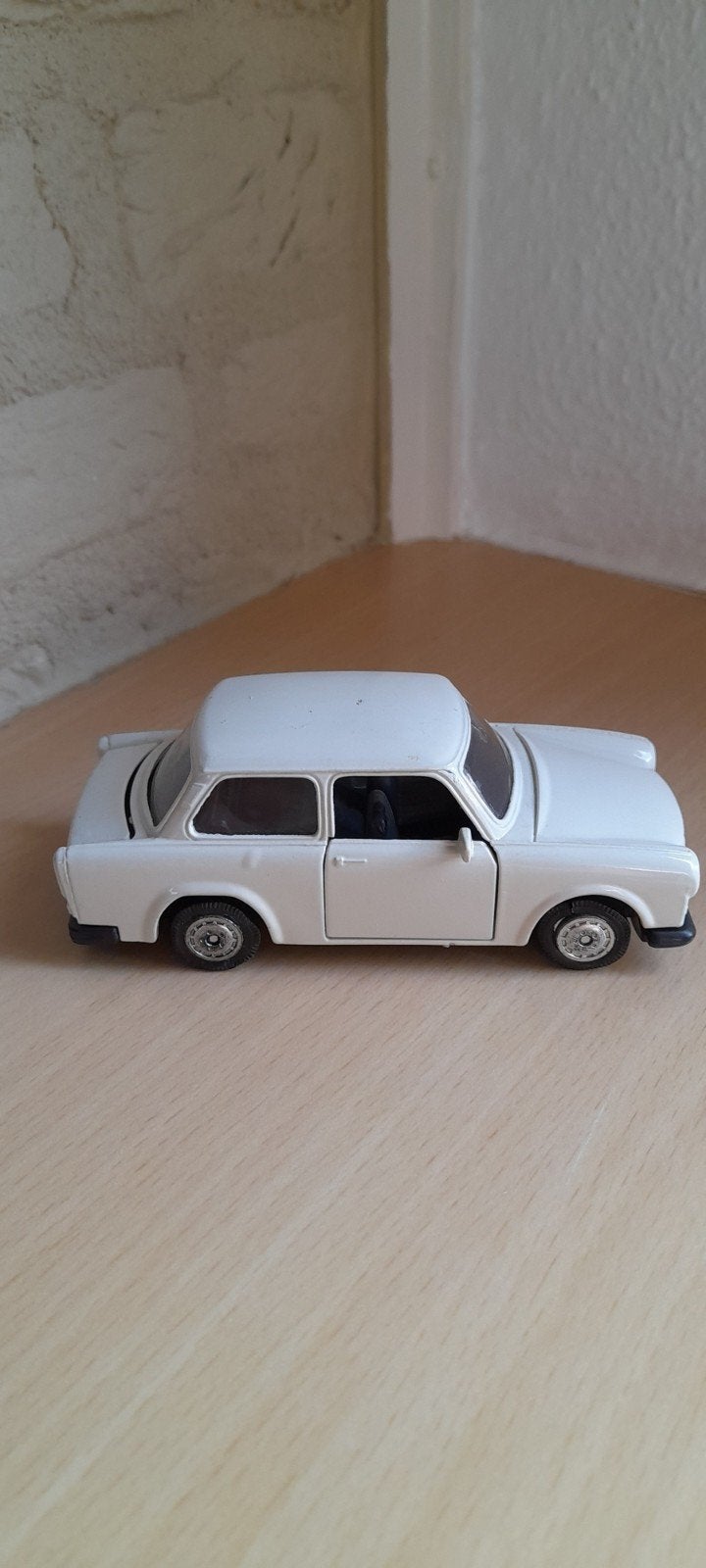 Miniatuurauto Trabant 601-S, Ophalen of Verzenden, Tractor of Landbouw, Overige merken