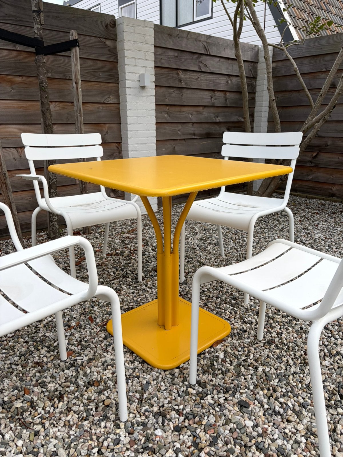 Fermob Luxembourg tafel, geel, Ophalen, Gebruikt
