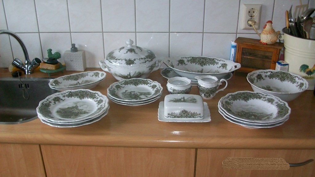 Vintage servies met kasteelmotief - compleet set, Antiek en Kunst, Ophalen