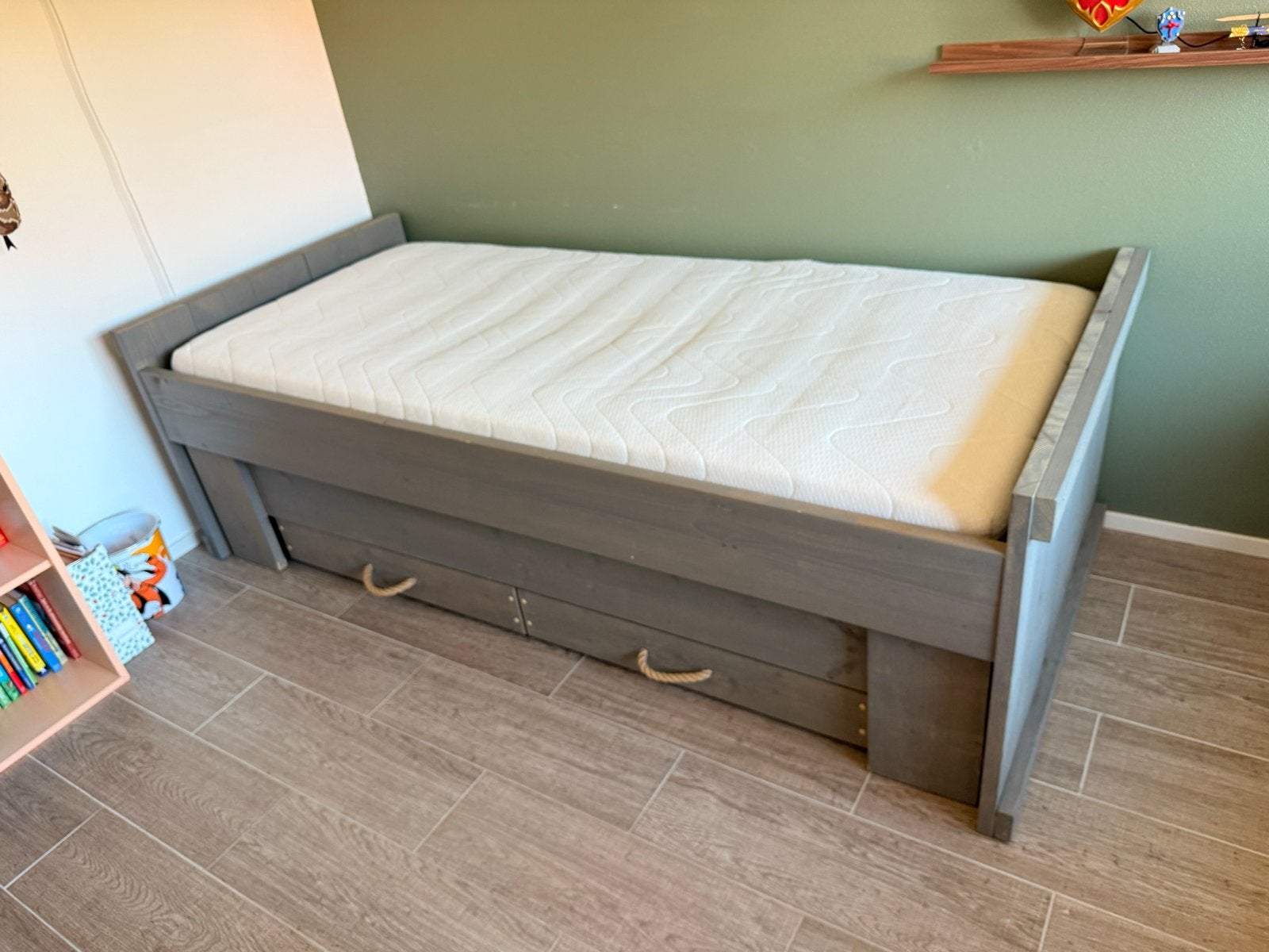 Steigerhouten bed met extra uitschuifbed en lades, Ophalen, Gebruikt, 90 cm, Eenpersoons