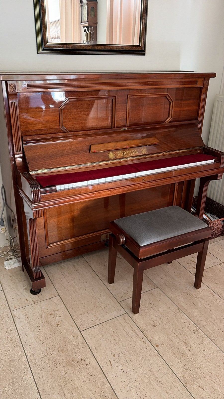 Prachtige Förster Piano - Zo Goed als Nieuw