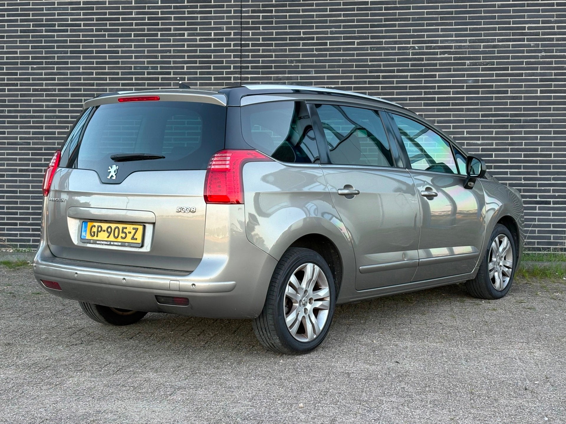 Peugeot 5008 1.6 HDiF GT 5p. Pano, Clima!, Auto's, Voorwielaandrijving, Euro 5, Gebruikt, 4 cilinders