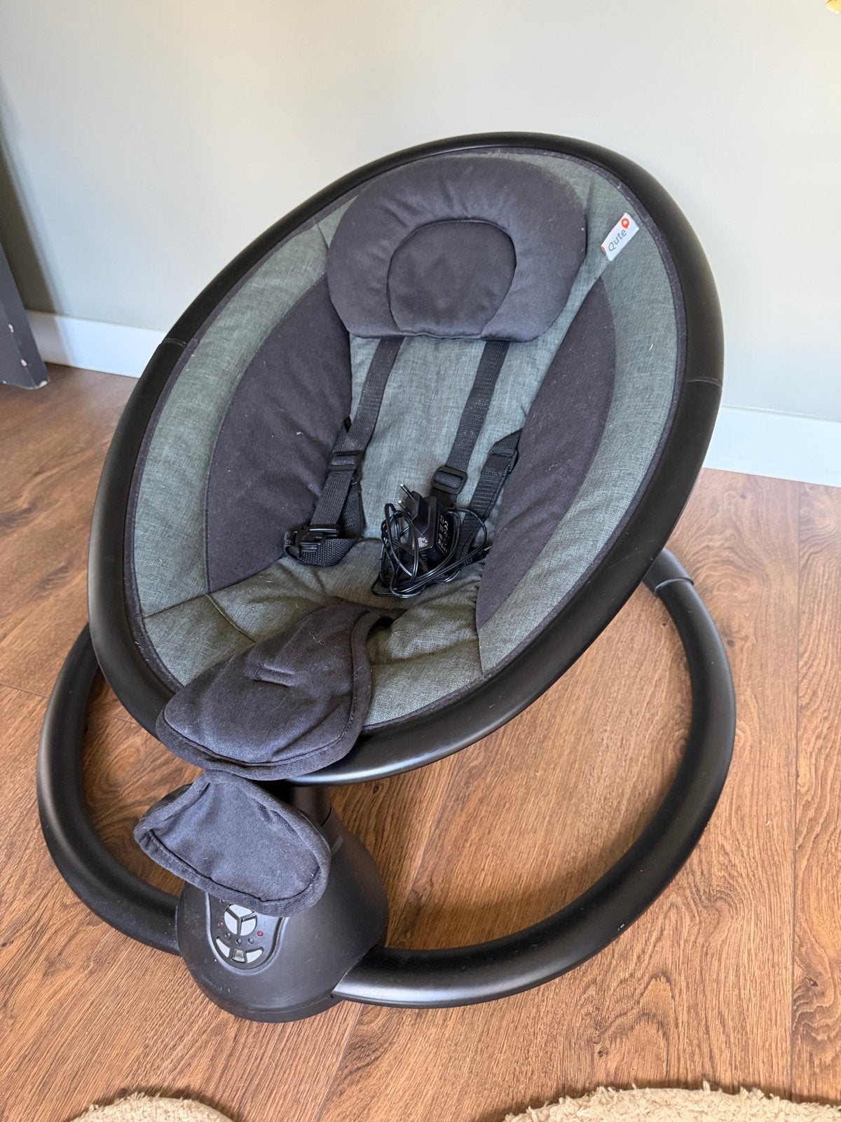Elektrische Qute Baby Schommelstoel, Kinderen en Baby's, Wipstoeltjes, Gebruikt, Schommelstoel, Met gordel(s) of riempje(s), Ophalen