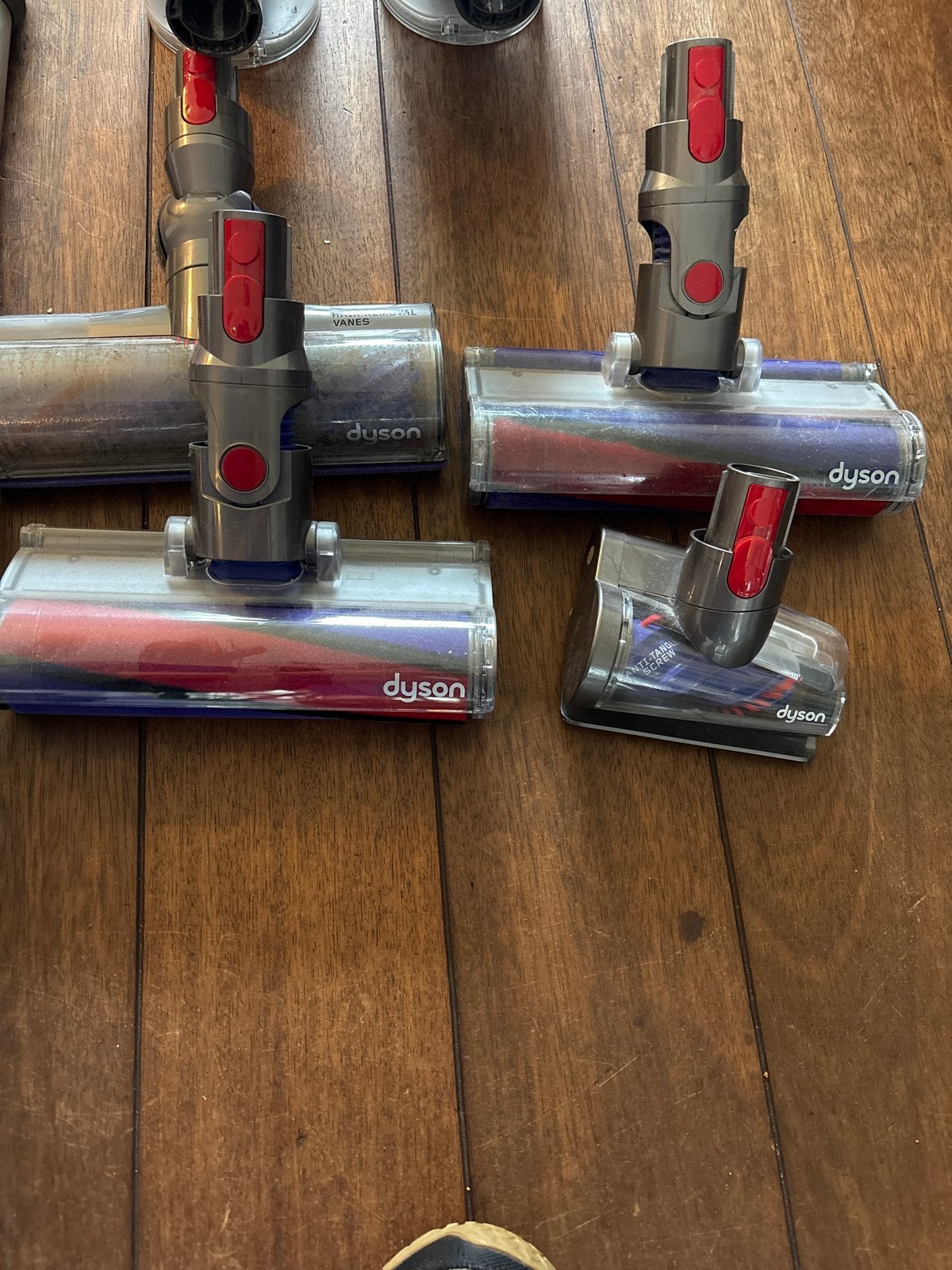 2x Dyson steelstofzuiger met veel onderdelen (defect), Draadloos, Ophalen of Verzenden, Dyson, Niet werkend
