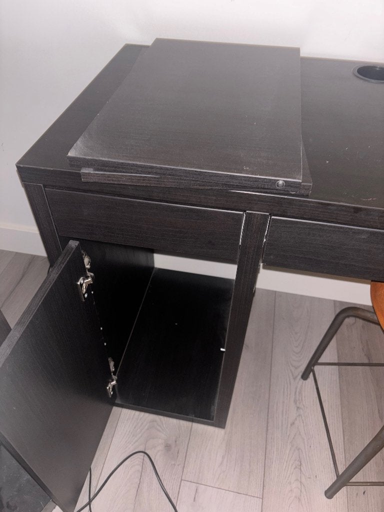 Klein bureau voor studeren - gratis - zsm afhalen, Ophalen, Zwart, 105 cm, Gebruikt