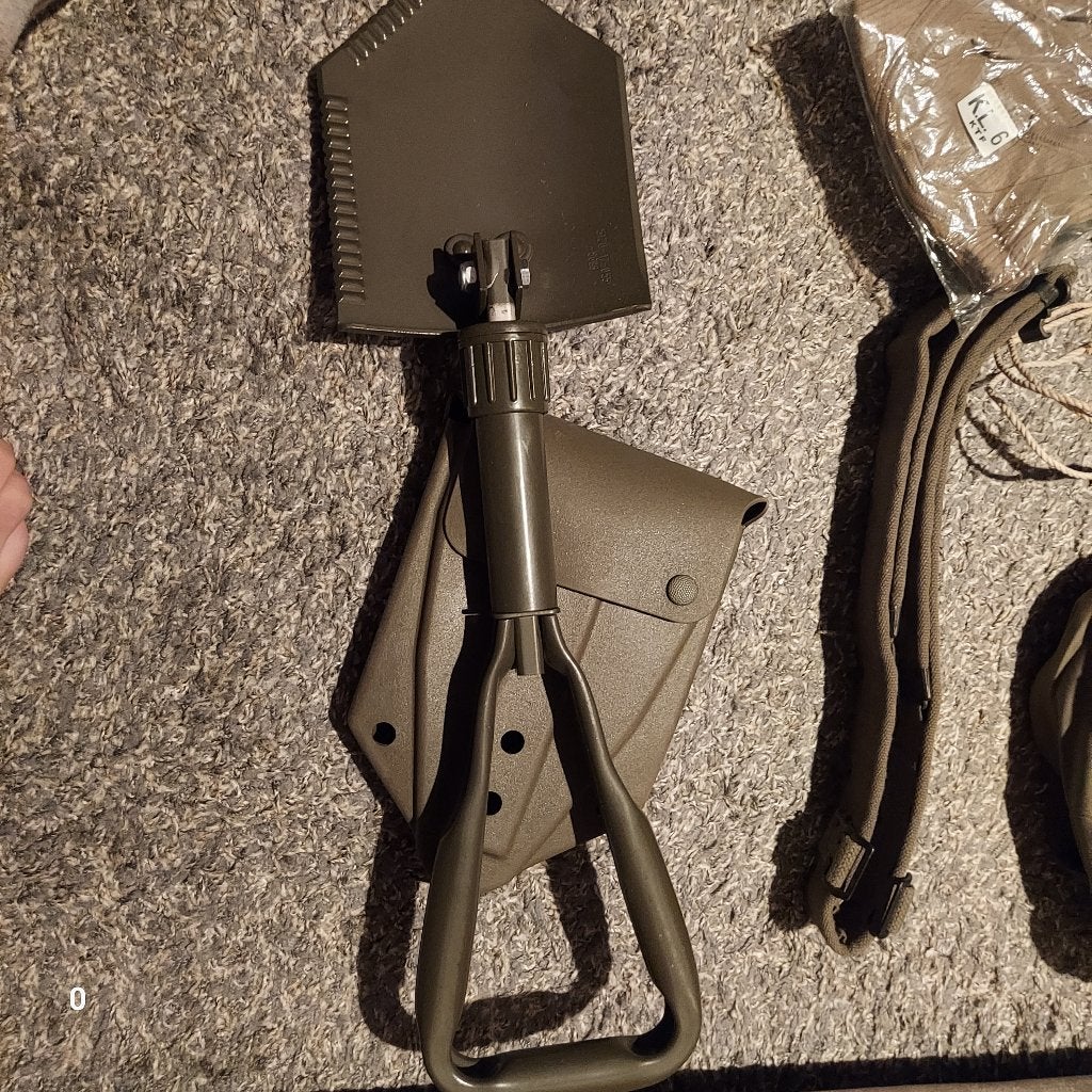 Militaire opvouwbare schep met hoes - Leger uitrusting, Ophalen of Verzenden, Overige soorten, Overige gebieden, Overige typen