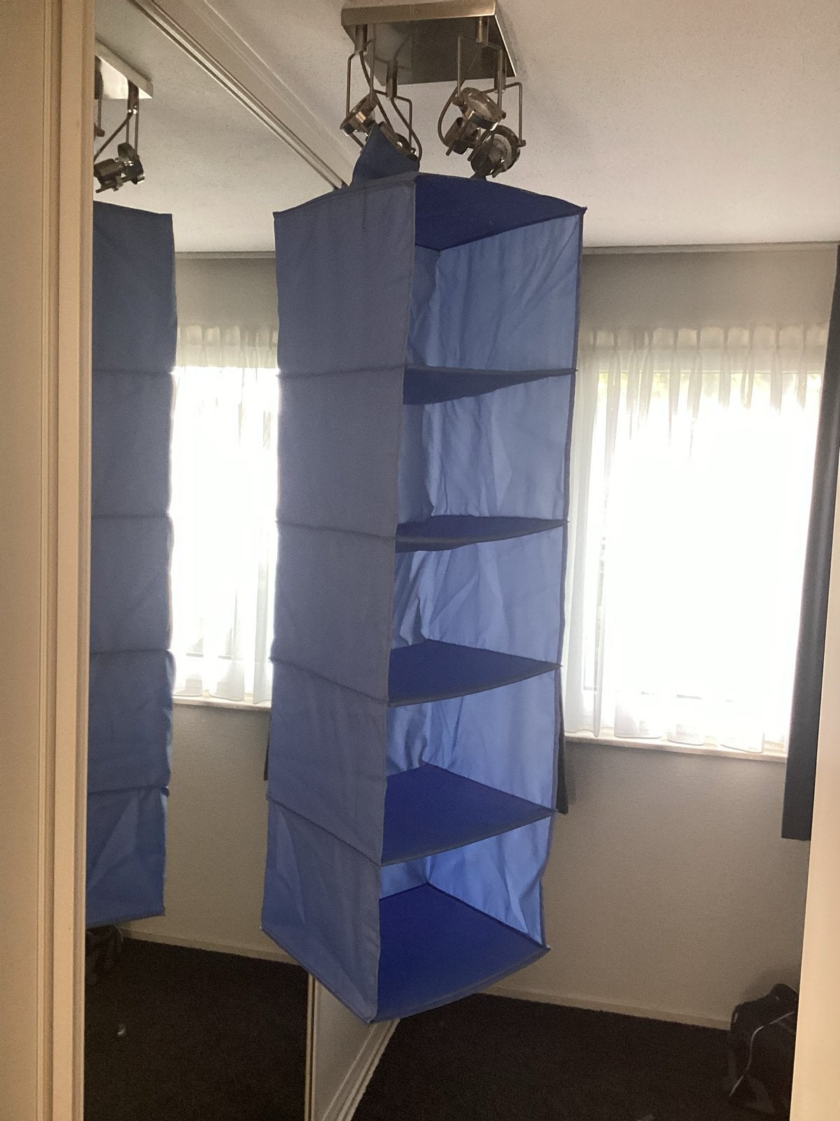 Hangend opbergsysteem blauw - 6 vakken, Ophalen, Met plank(en), 100 tot 150 cm, Zo goed als nieuw