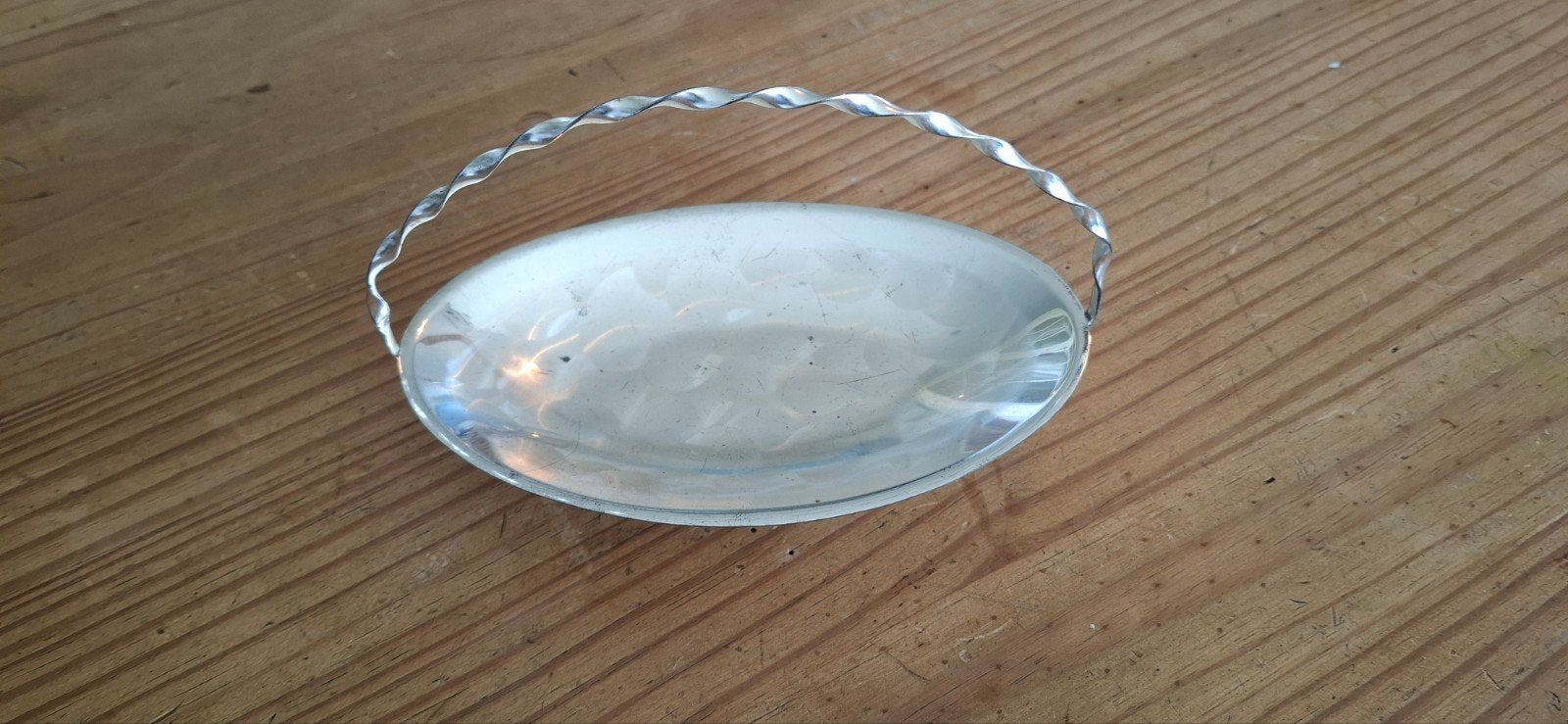 Decoratief bonbonschaaltje met gedraaid handvat, Ophalen of Verzenden