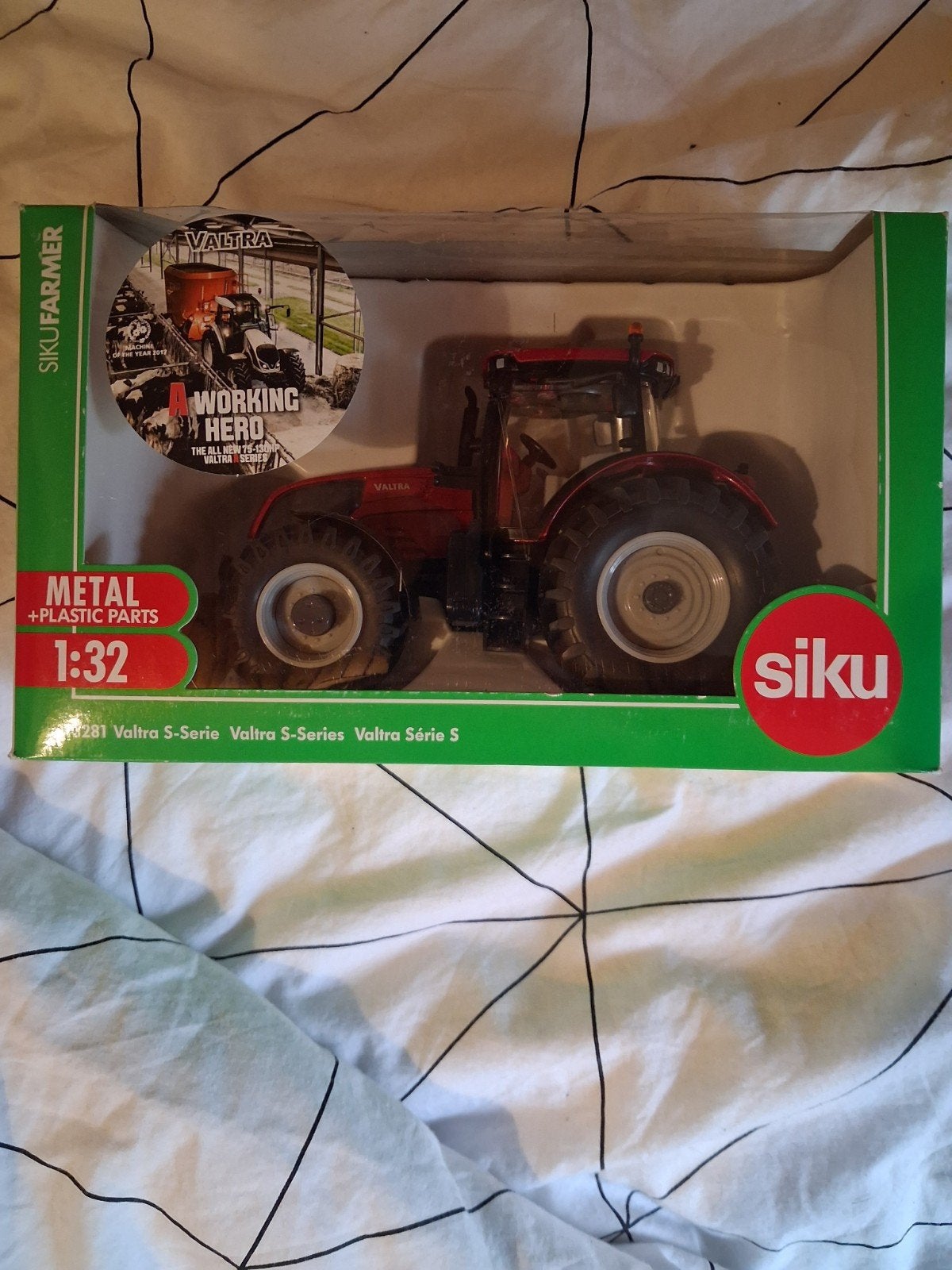 Valtra trekker van Siku, Ophalen of Verzenden, Nieuw