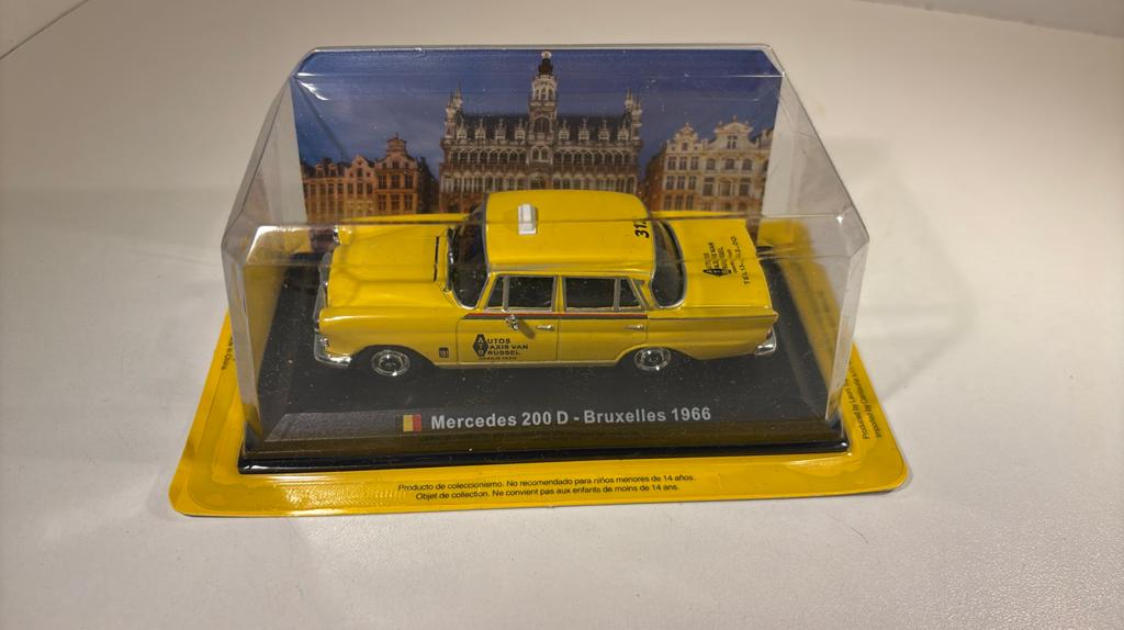 Mercedes 200 d bruxelles 1966 taxi atlas 1.43, Overige merken, Auto, Ophalen of Verzenden, A
