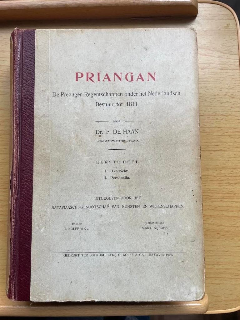 Priangan. De Preanger-Regentschappen tot 1811, 4 delen, Boeken, Ophalen of Verzenden, Gelezen, F. de Haan