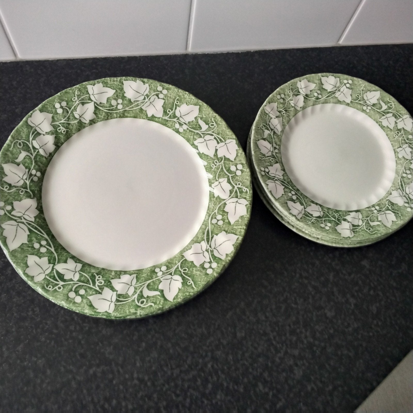Churchill  servies hedera/ klimop, Ophalen of Verzenden, Porselein, Overige stijlen, Bord(en)