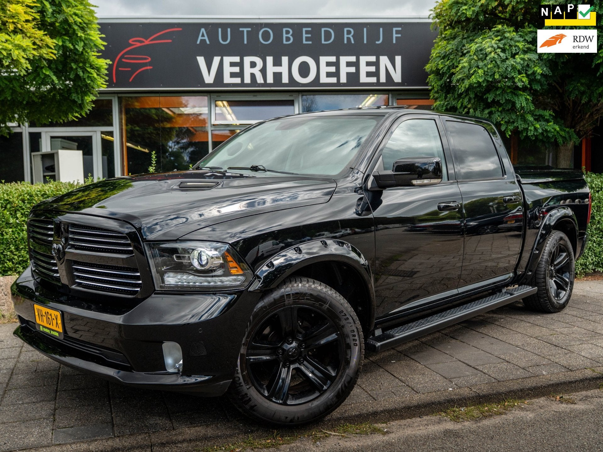 Dodge Ram 1500 5.7 V8 CREW CAB 6'4 | PANORAMADAK | ALPINE SO, Auto's, Automaat, Achterwielaandrijving, Gebruikt, 5654 cc