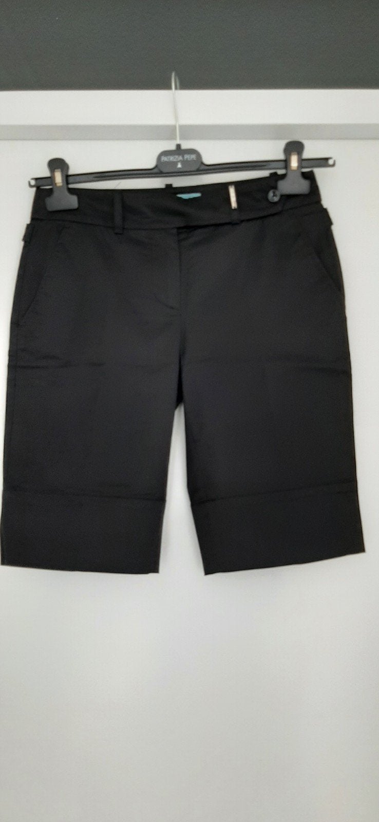 Guess by marciano broek kort zwart 34, Kort, Zwart, Ophalen of Verzenden, Zo goed als nieuw