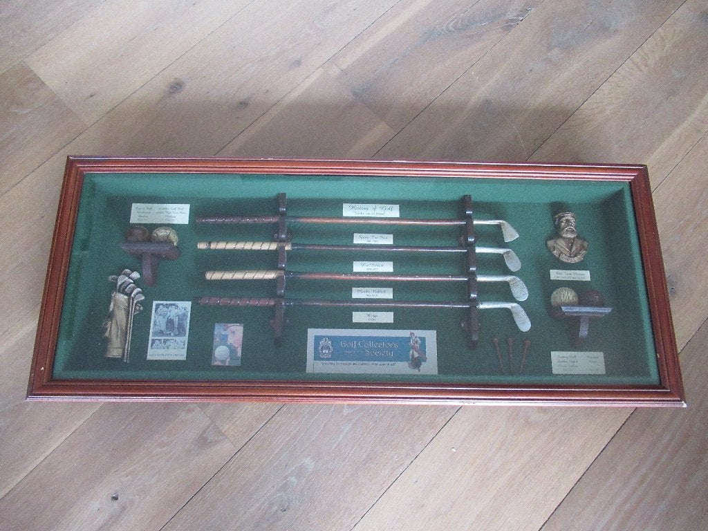 Golf Vitrine kast met verzameling in houten kistbehuizing, Ophalen of Verzenden, Gebruikt