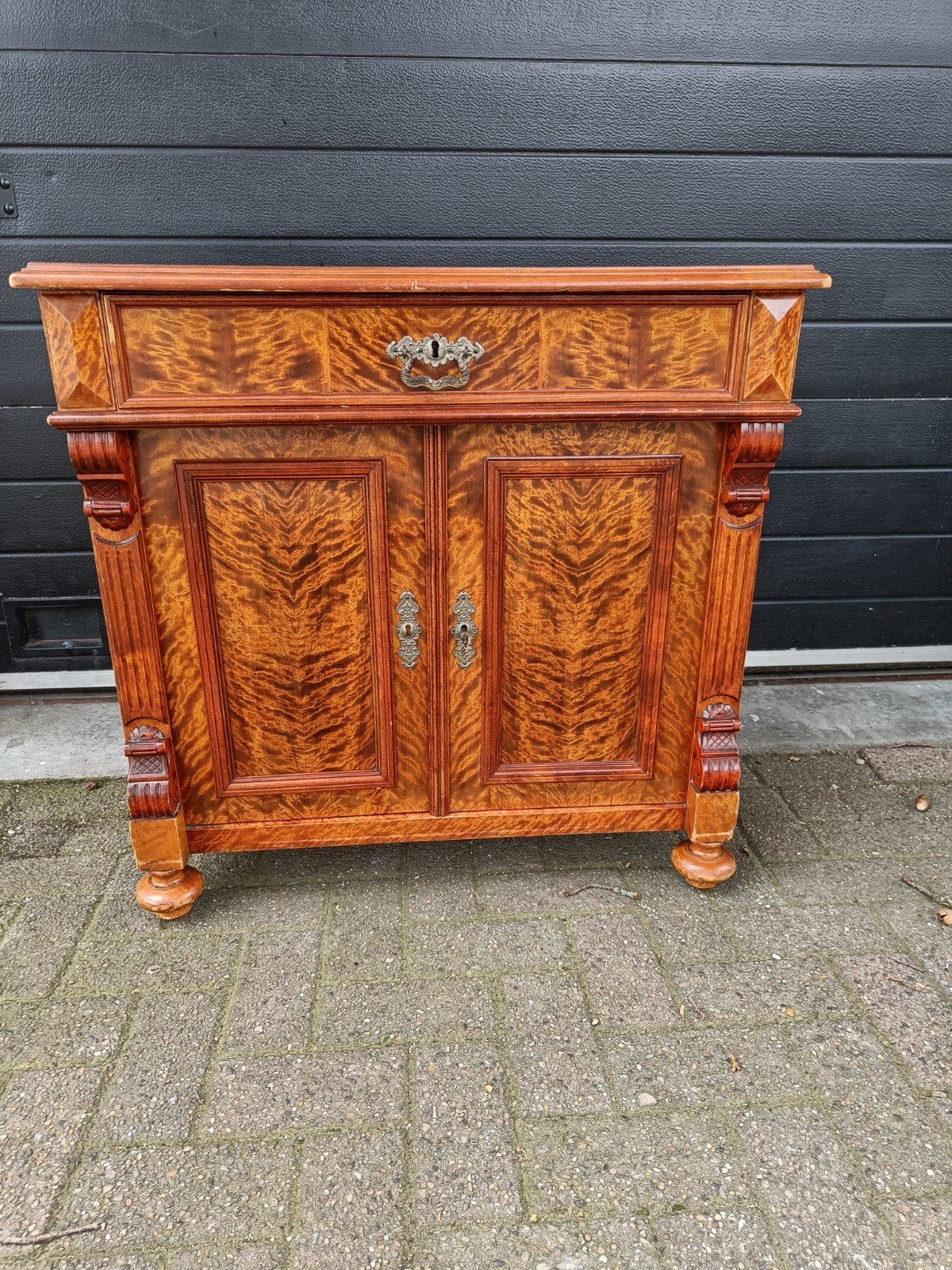 Antiek Kastje met Lade en Deuren - Wortelnoten Hout, Ophalen