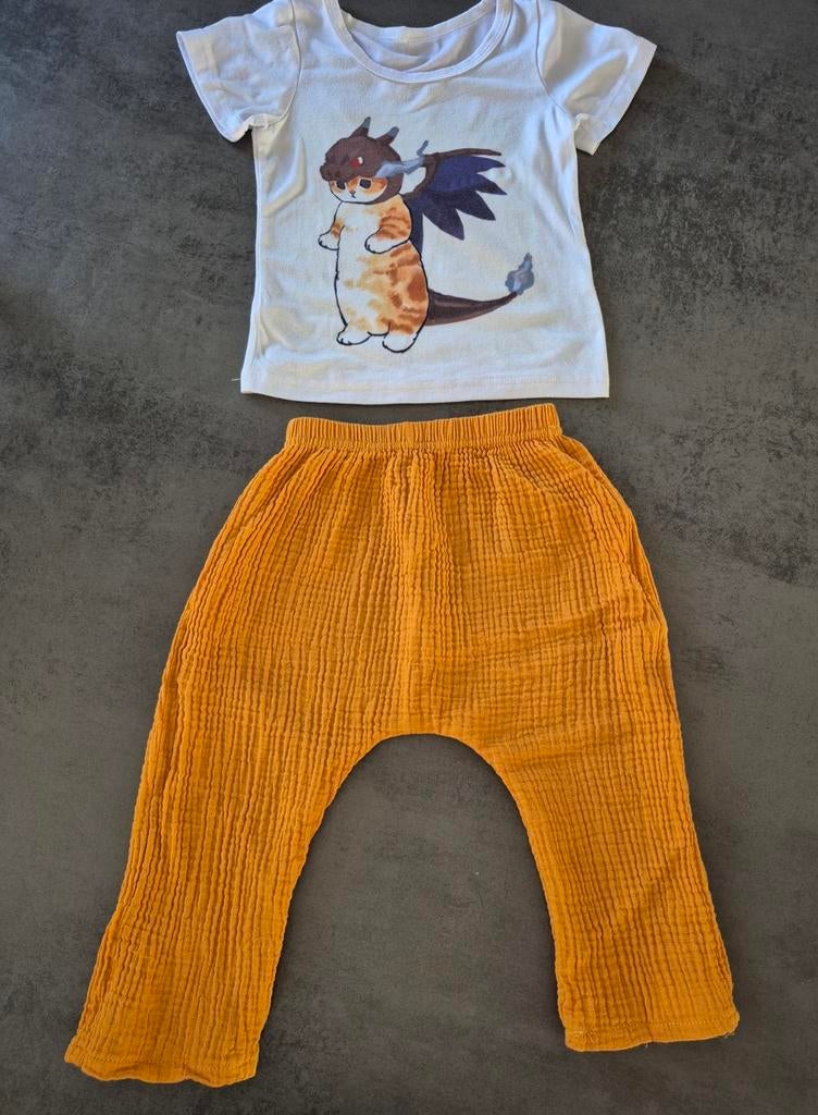 Set setje zomerbroek linnen geel shirt poes draak kat 92 98, Ophalen of Verzenden, Zo goed als nieuw, Jongetje of Meisje, Setje