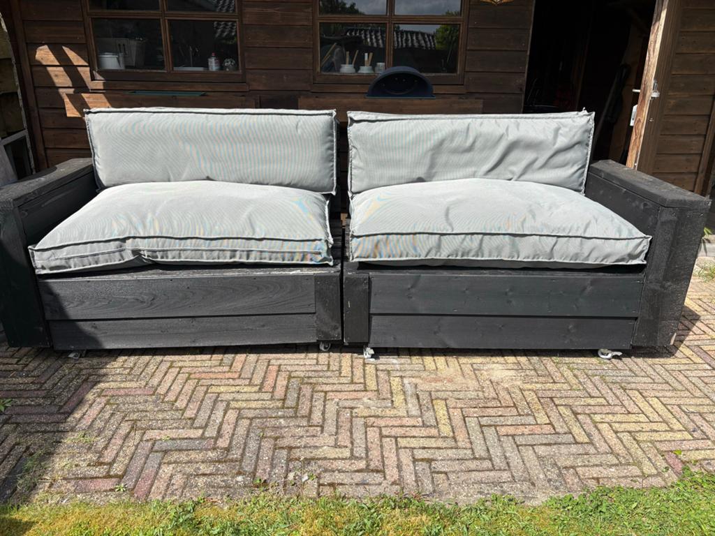 Zwarte houten palletbank met kussens, Tuin en Terras, Tuinsets en Loungesets, Gebruikt, Loungeset, Hout, 4 zitplaatsen, Bank, Ophalen
