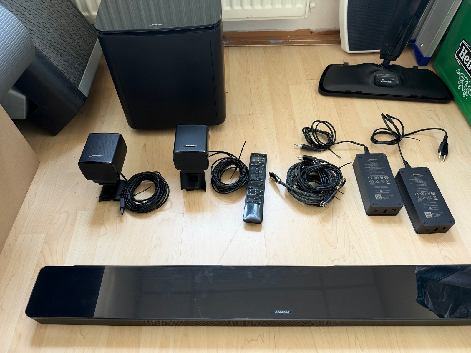 Foto 2 van Bose Soundtouch 300, Acoustimass 300 en Surround speakers