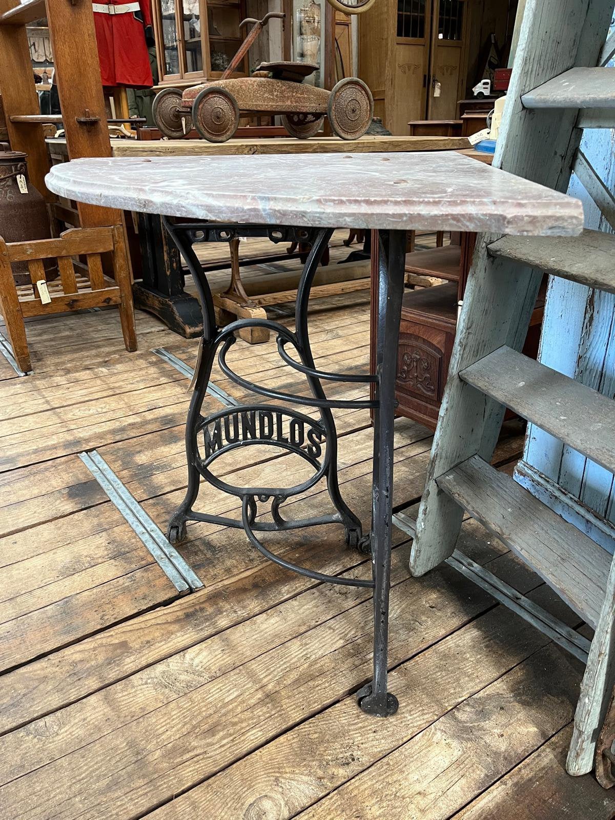 Industriële hoektafel, Antiek en Kunst, Antiek | Meubels | Tafels, Ophalen
