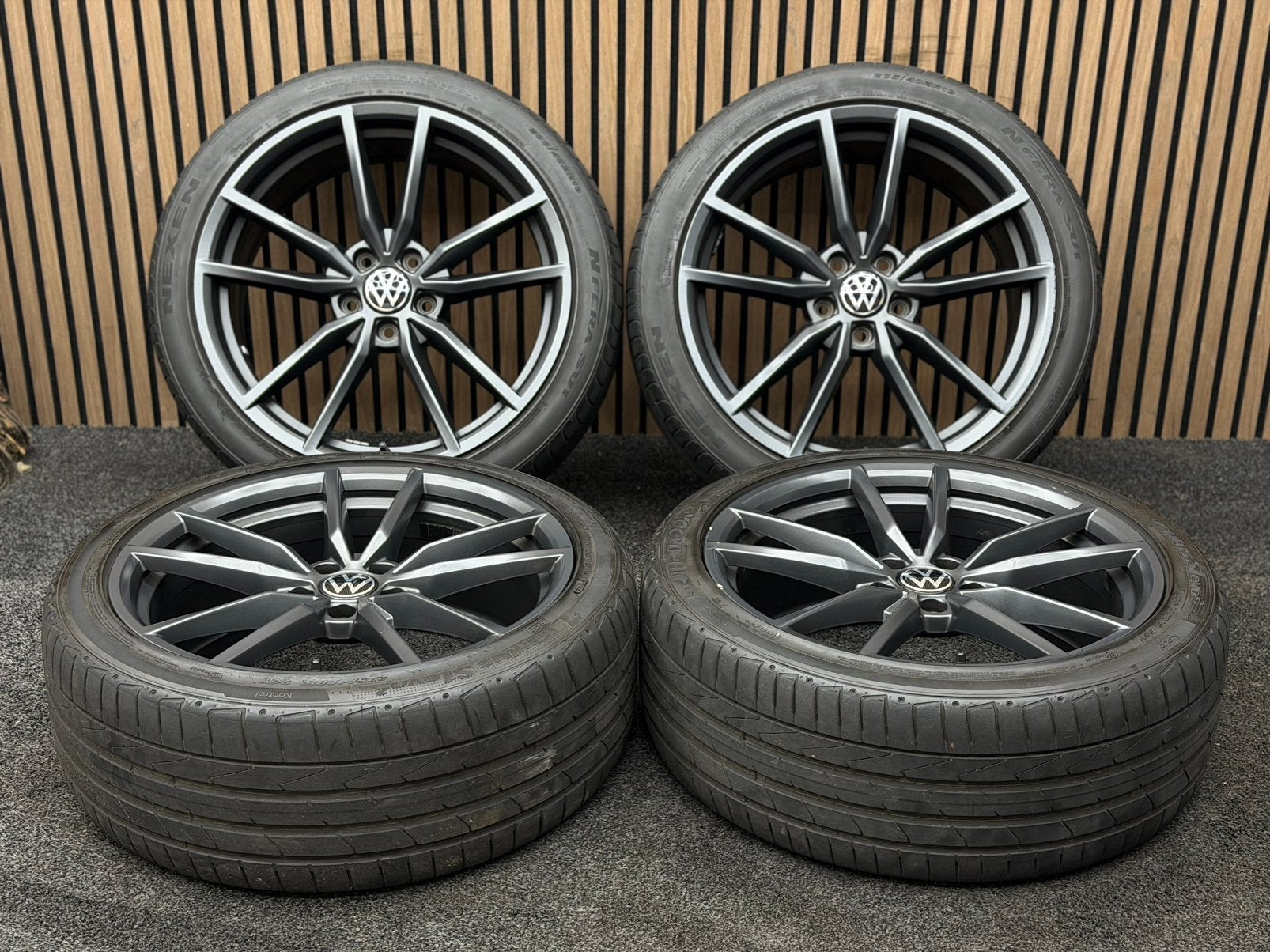 Originele 19 inch VW Passat B8 Pretoria 5x112 ET44 235/40/19, Auto-onderdelen, Banden en Velgen, ., Banden en Velgen, 235 mm, .