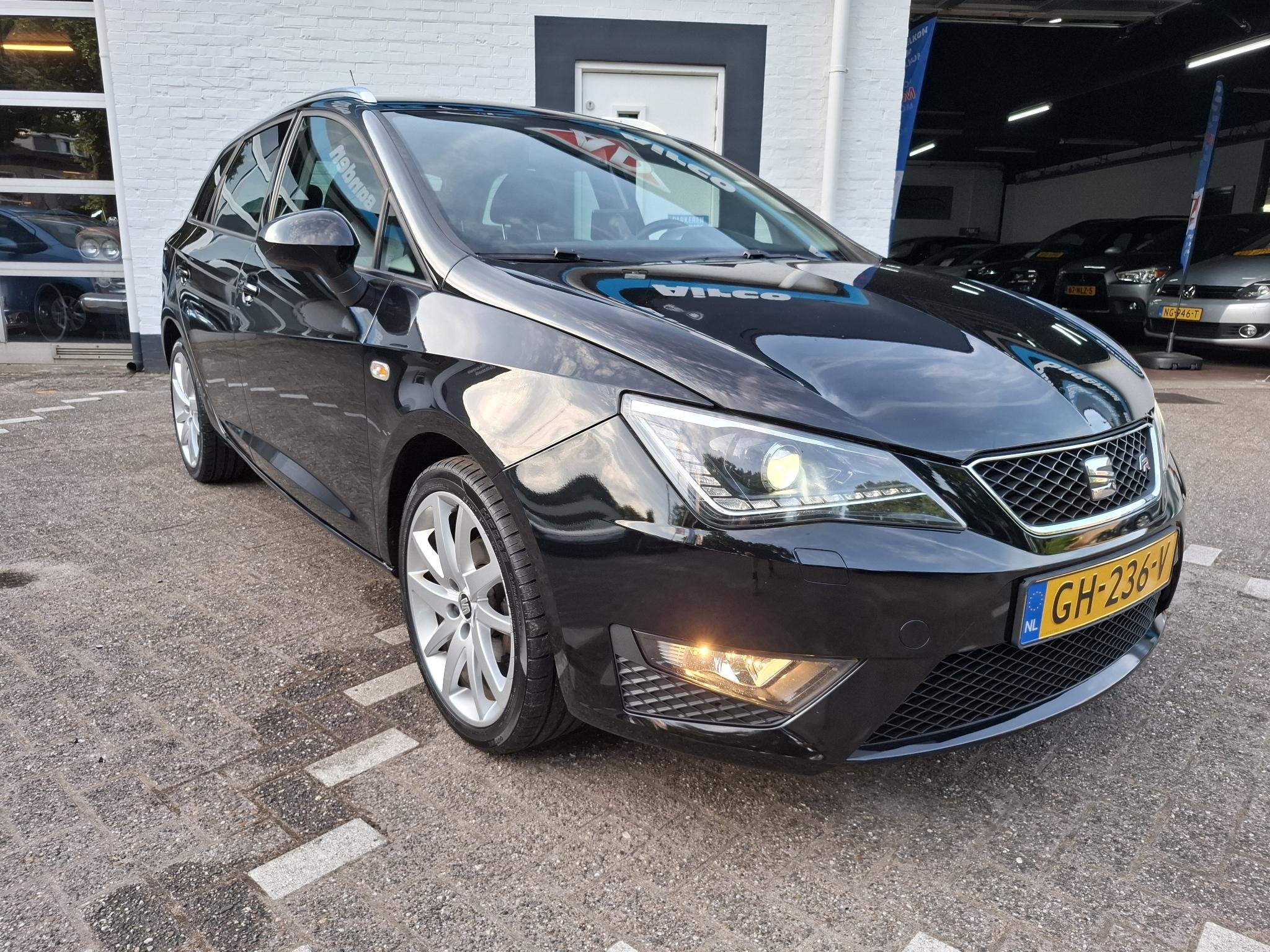 SEAT Ibiza ST 1.2 TSI FR Dynamic /Nieuwe apk bij aflevering/, Auto's, Voorwielaandrijving, Euro 5, Zwart, 4 cilinders