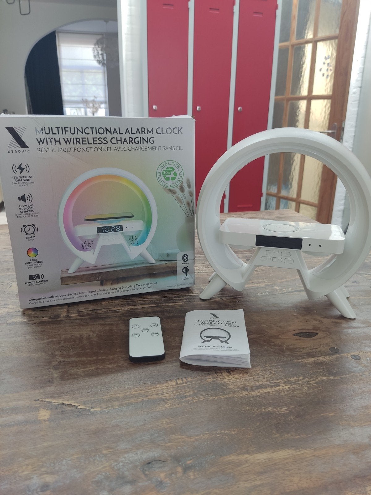 Multifunctionele Wekker met LED & Draadloos Opladen, Ophalen of Verzenden, Nieuw, Digitaal
