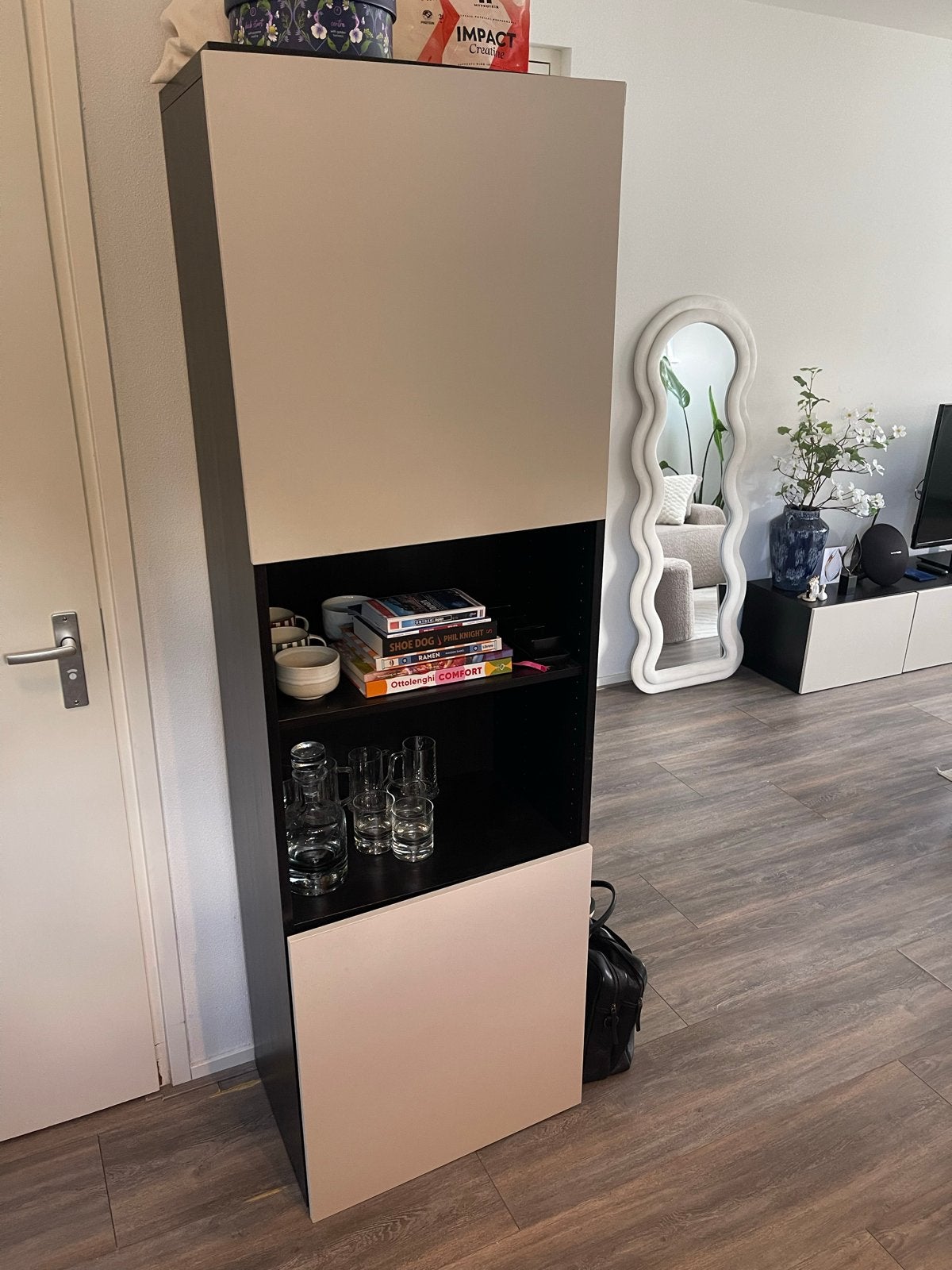 IKEA BESTA kast zwart met beige, Ophalen, Zo goed als nieuw