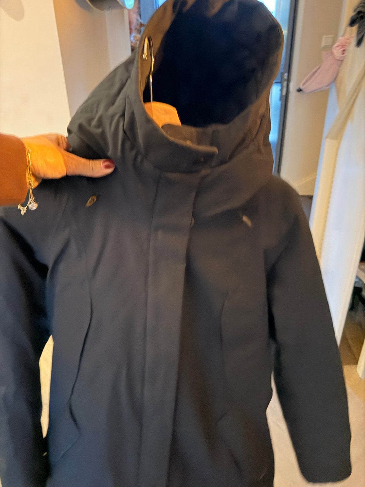 KRAKATAU winterjas - Maat M (valt heel groot), Ophalen, Zo goed als nieuw, Maat 38/40 (M), Zwart