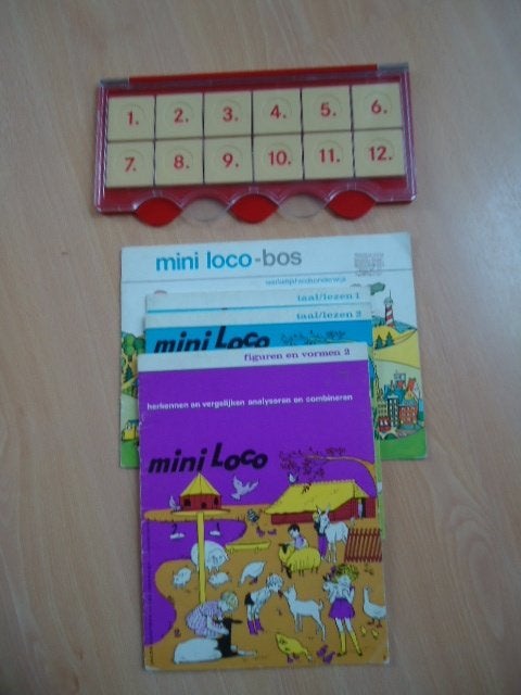 Mini Loco basisdoos met 4 boekjes, Kinderen en Baby's, Ophalen of Verzenden, Zo goed als nieuw