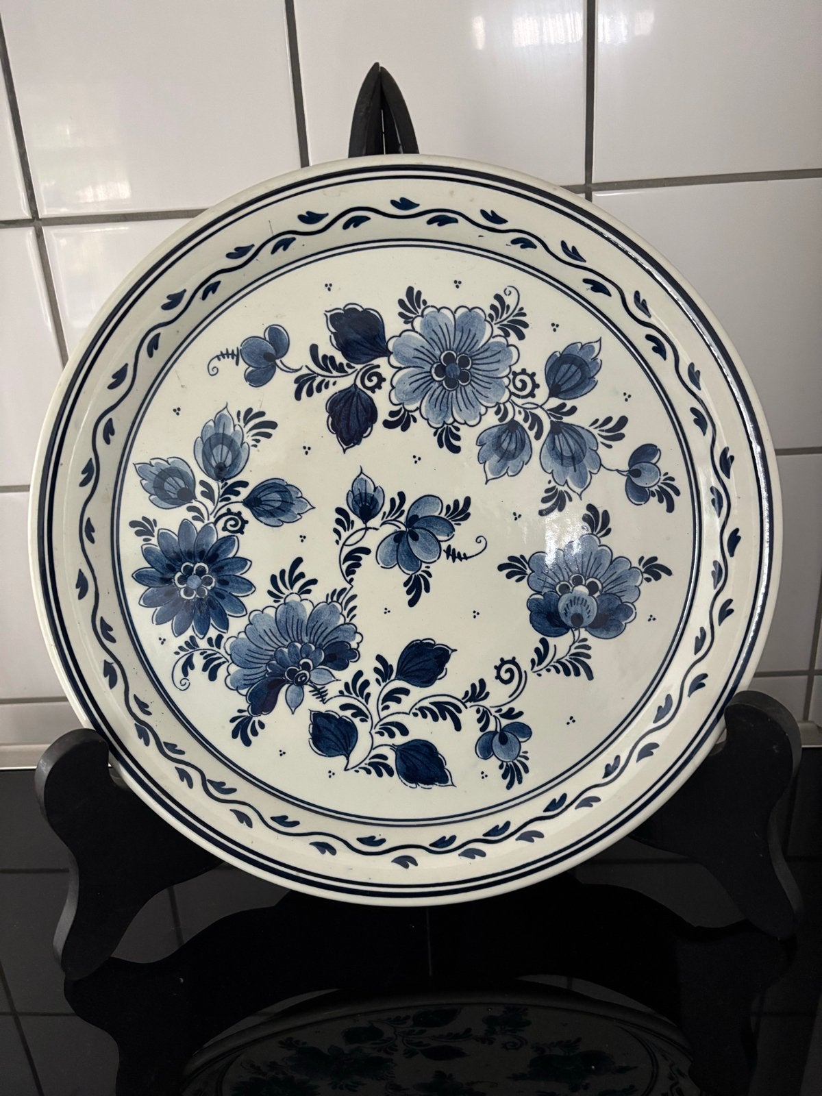Delfts Blauw sierbord met bloemmotief, Antiek en Kunst, Ophalen of Verzenden