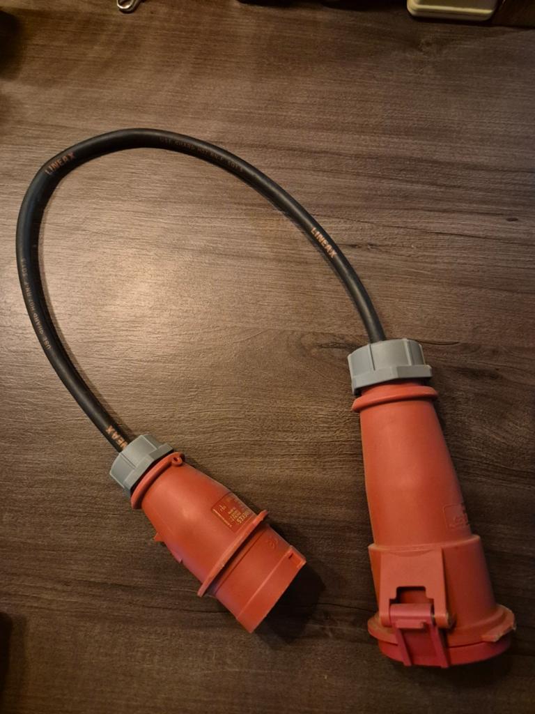 Krachtstroom adapterkabel 16A naar 32A, Ophalen of Verzenden, Kabel of Snoer