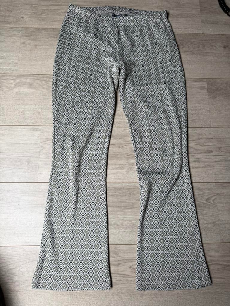 Leuke flair broek maat L van Twoday., Maat 38/40 (M), Zwart, Ophalen of Verzenden, Zo goed als nieuw