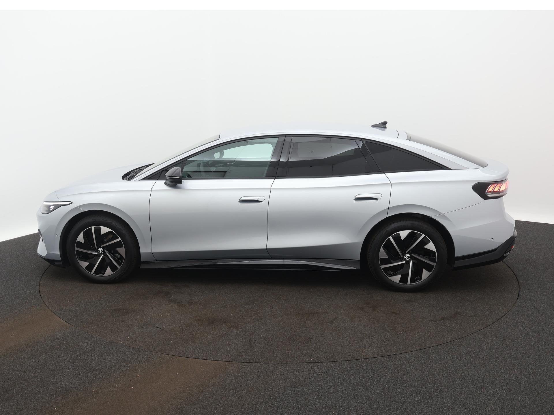 Volkswagen ID.7 Pro Business 77 kWh 286PK | Automaat | Navig, Auto's, Automaat, 12 maanden, Achterwielaandrijving, Gebruikt