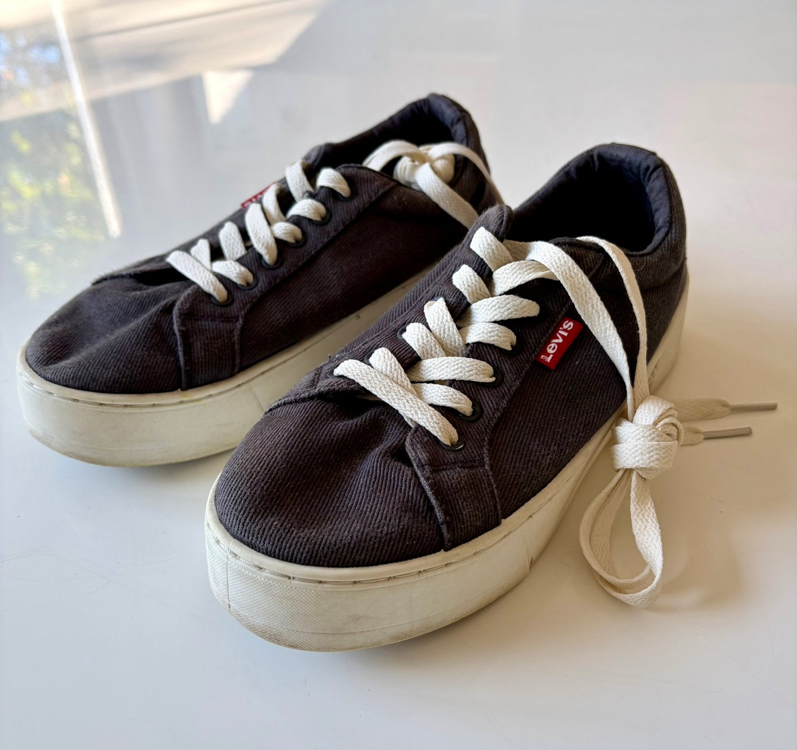 Leuke sneakers, 37, Levi’s, Zwart, Ophalen of Verzenden, Sneakers of Gympen, Zo goed als nieuw