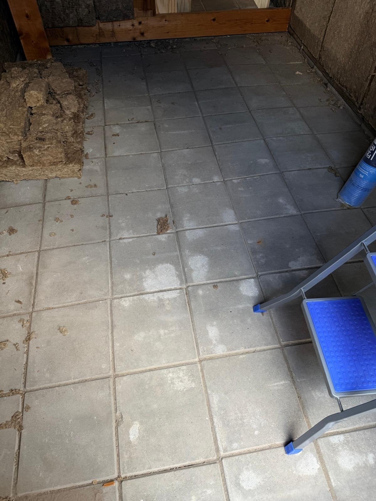 Ca. 50 gebruikte tegels 30x30 cm - Ophalen Breda, Tuin en Terras, Tegels en Klinkers, Ophalen, Gebruikt, 10 m² of meer, Beton
