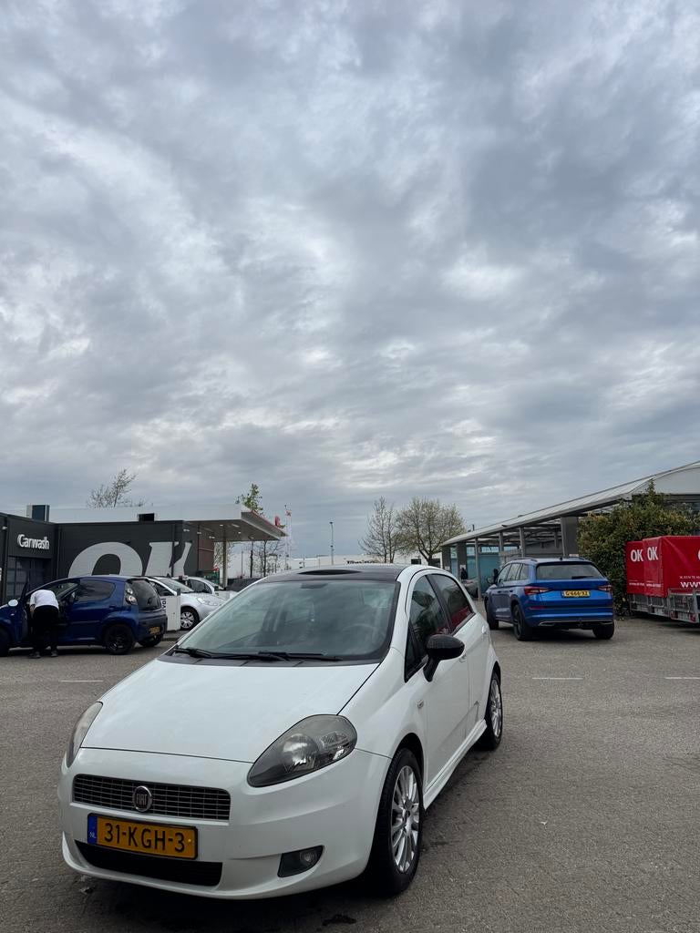Fiat Punto, Auto's, Voorwielaandrijving, 40 €/maand, 4 cilinders, 400 kg