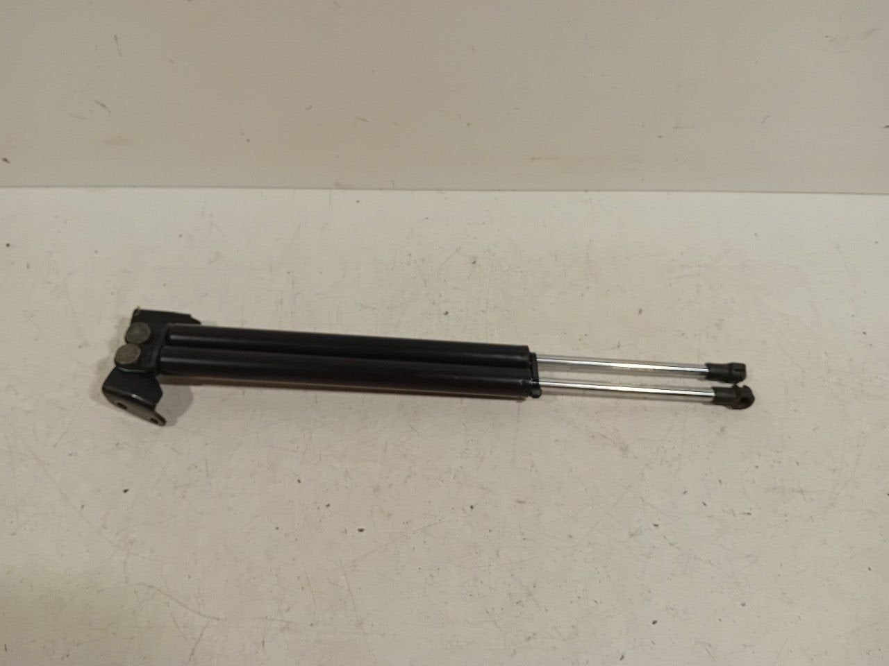 Gasdrukveerset achter Mazda CX-5, Onderdelen@venauto.nl, Van der Ven Autorecycling B.V., Gebruikt, Ettenseweg 76, 4706 PB Roosendaal, The Netherlands