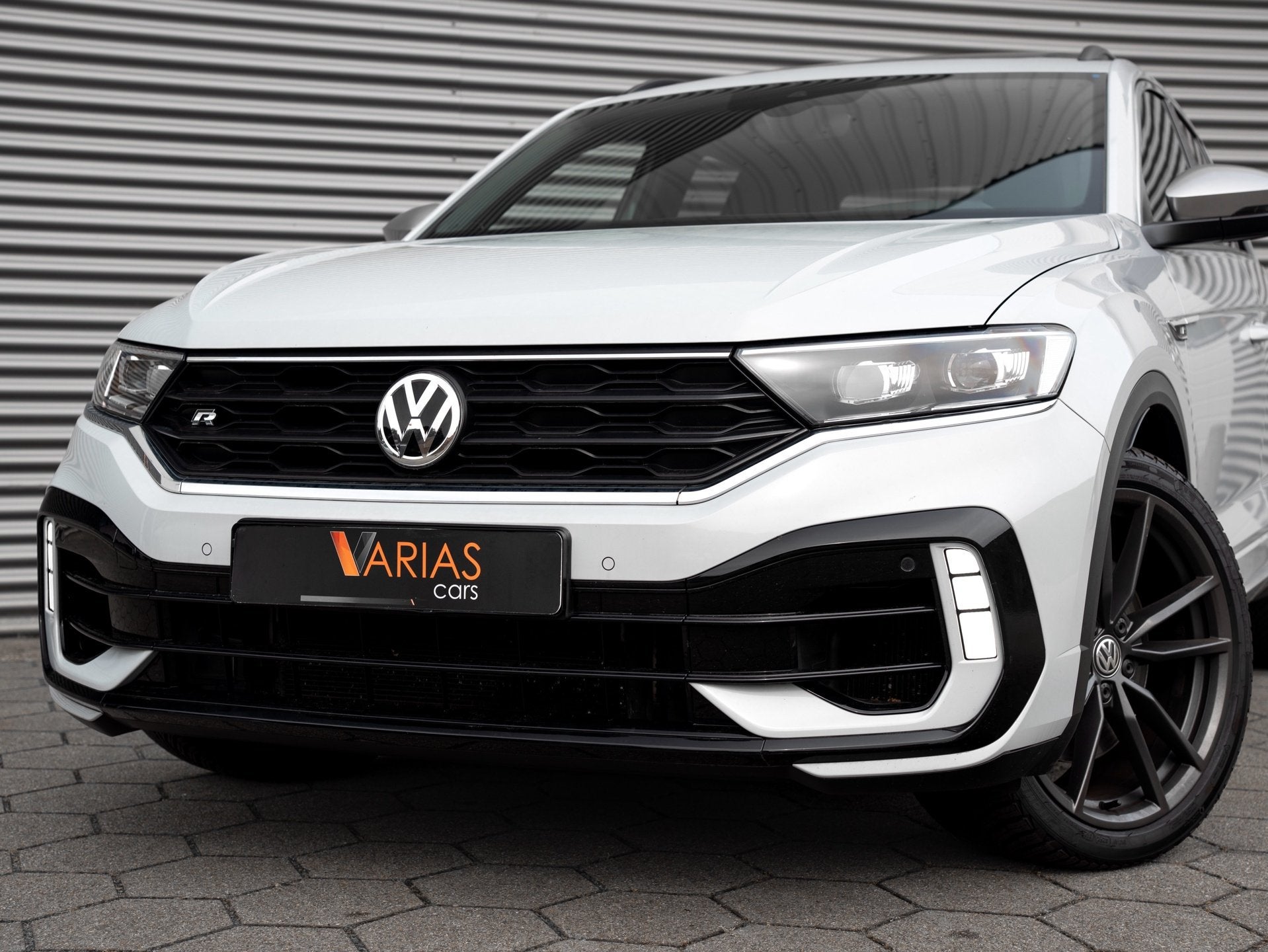 Volkswagen T-Roc 2.0 TSI 4Motion Sport Business R Akra Pano, Auto's, Volkswagen, Automaat, Dealer onderhouden, Stof, Gebruikt