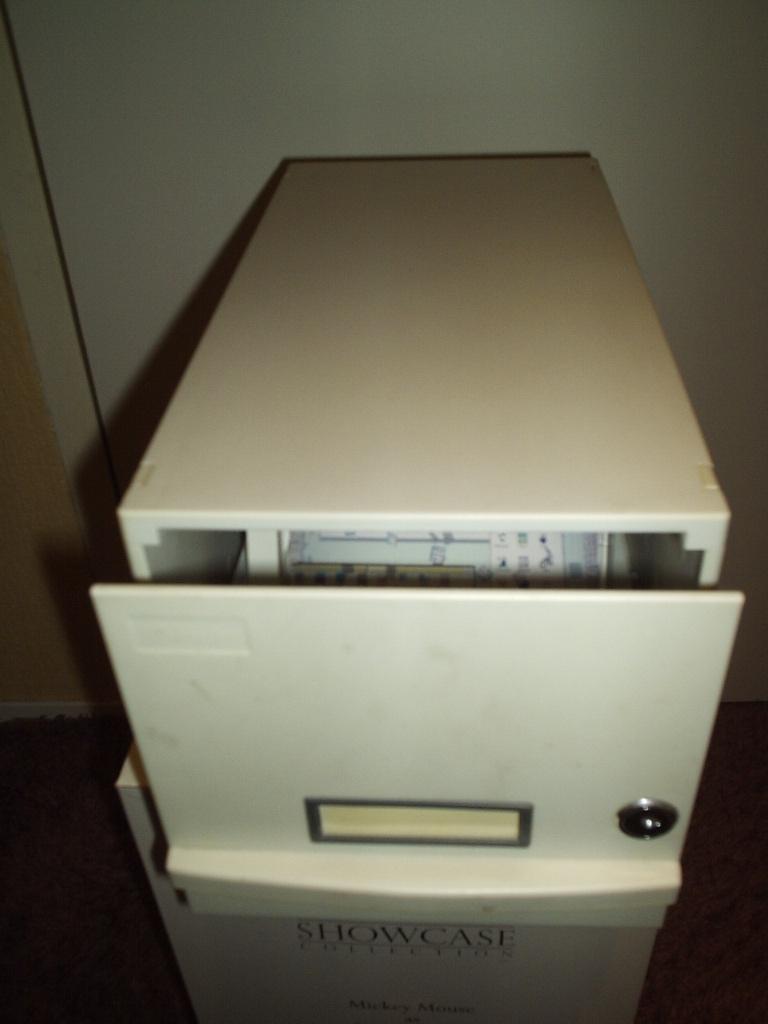 CD-Rom box van Office Data / CD Opbergrek, Computers en Software, Overige Computers en Software, Ophalen of Verzenden, Gebruikt