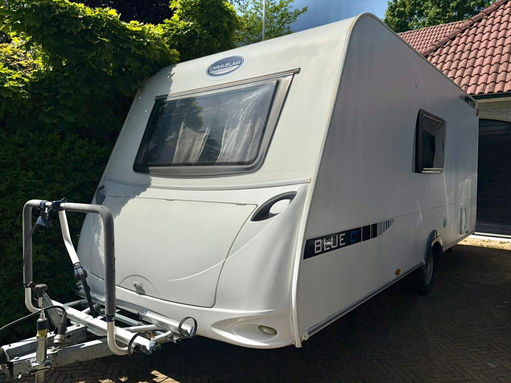 Caravelair 476 blue c met vast bed en stapelbed uit 2013, Vast bed, Treinzit, 750 - 1000 kg, Particulier