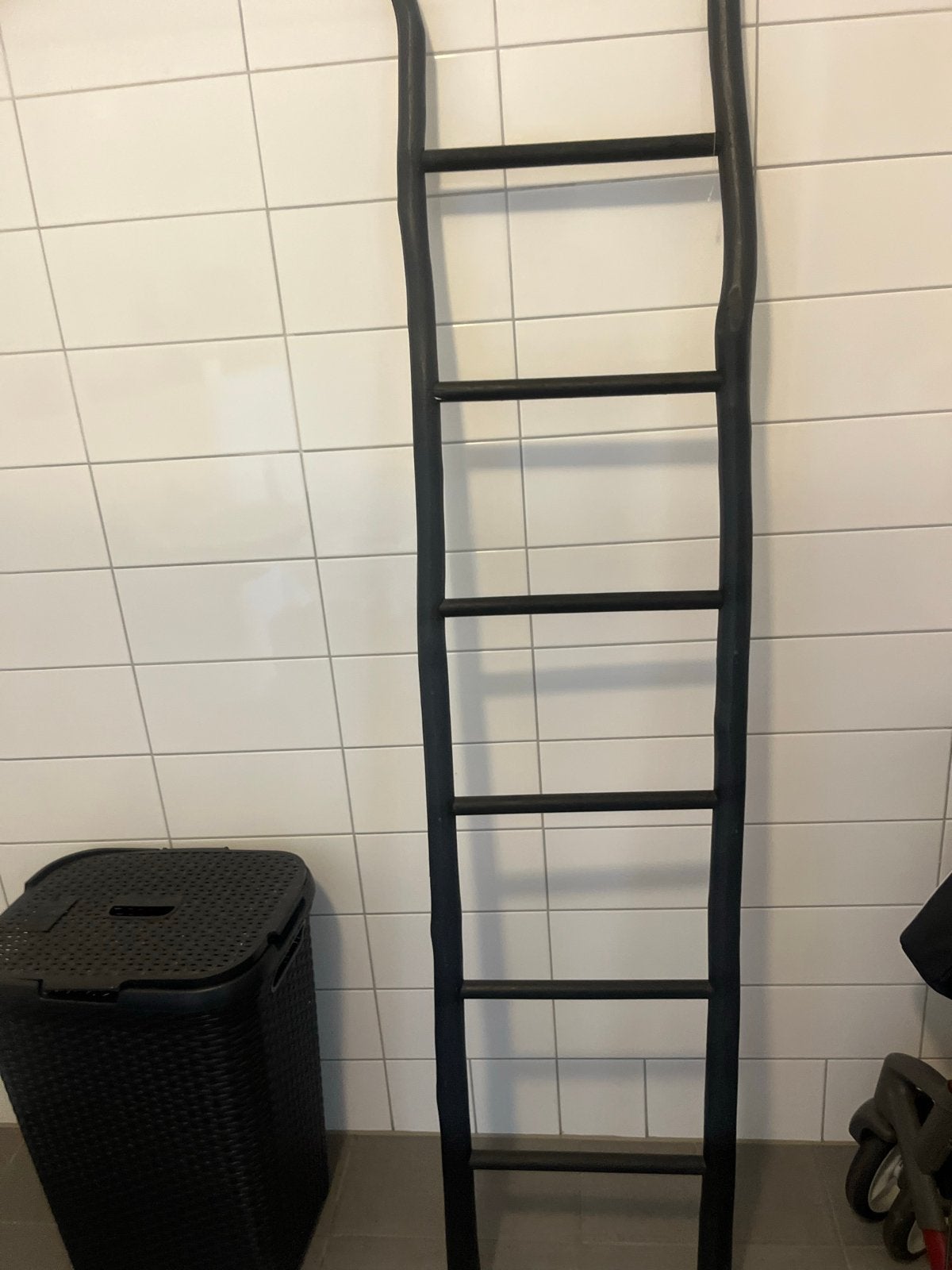 Zwarte decoratieve ladder, 2 meter hoog, Ophalen of Verzenden, Gebruikt, Ladder, 2 tot 4 meter