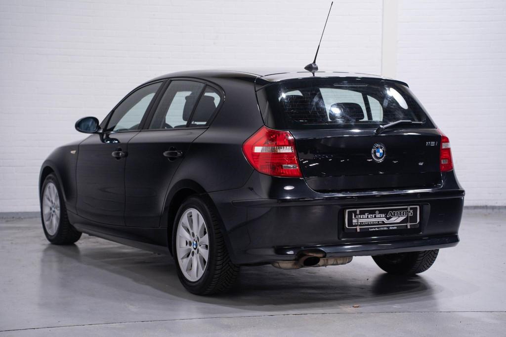 BMW 1-serie 116i Introduction Cruise Stoelverwarming, Auto's, 1-Serie, Gebruikt, Zwart, 4 cilinders