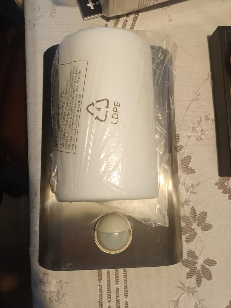 Buitenlamp met bewegingsmelder, Minder dan 50 watt, Wandlamp, Nieuw, Ophalen of Verzenden