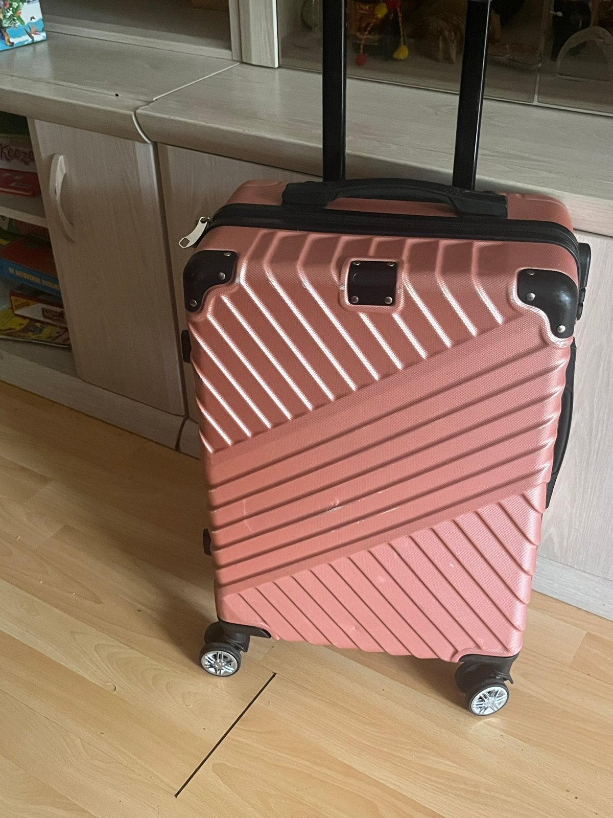 Roze trolley met kleine beschadigingen, Ophalen of Verzenden, Gebruikt, Roze, Uitschuifbare handgreep