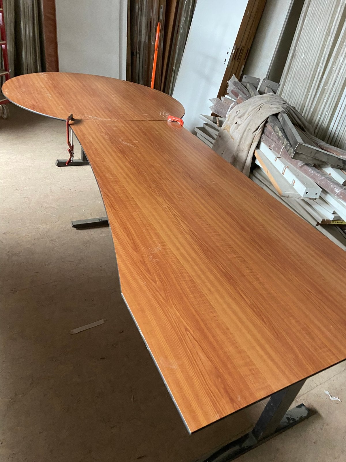 Grote vergadertafel / eettafel, houtkleur 2 st, Ophalen, Gebruikt, 200 cm of meer, 50 tot 100 cm