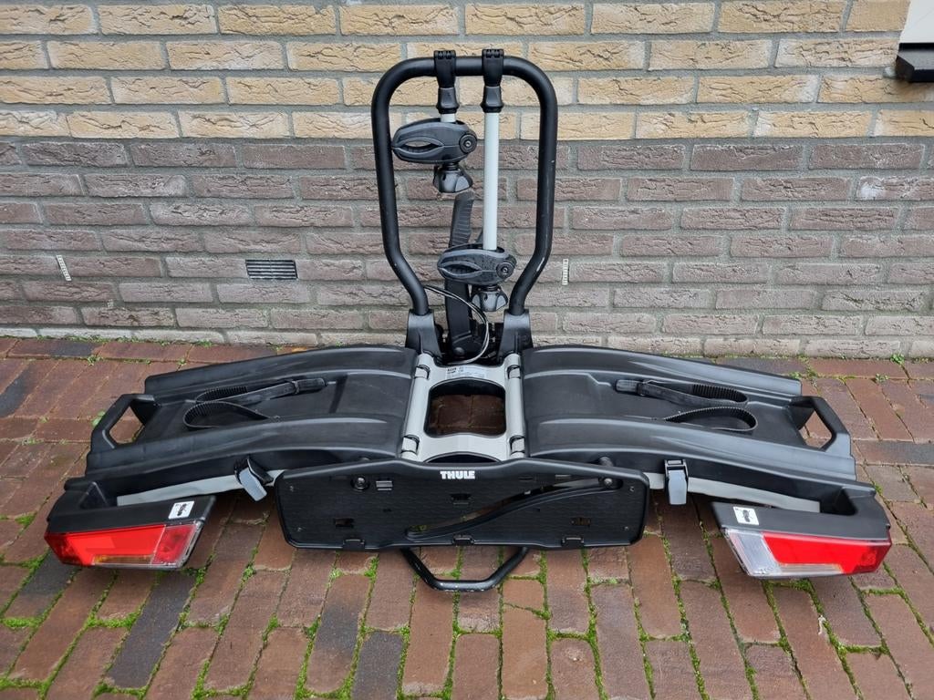 Thule EasyFold XT 933 - kantelbare en vouwbare fietsendrager, Auto diversen, Fietsendragers, Zo goed als nieuw, Trekhaakdrager