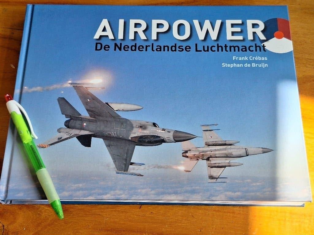 AIRPOWER: De Nederlandse Luchtmacht - Frank Crébas, Boeken, Ophalen of Verzenden, Zo goed als nieuw, 1945 tot heden, Luchtmacht