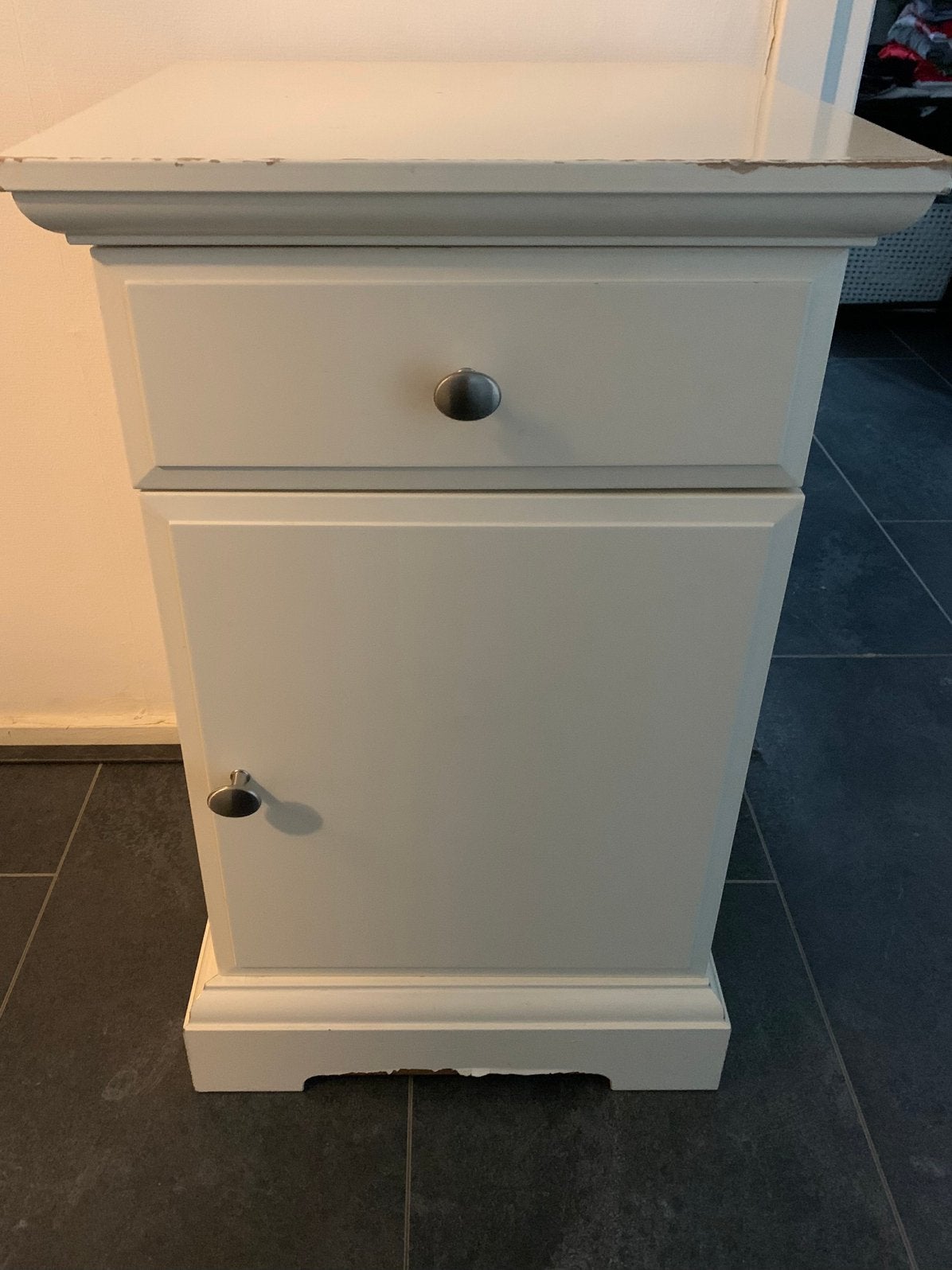Stevig nachtkastje met lade en kastje - Crème/Wit, Ophalen, Zo goed als nieuw, Minder dan 45 cm