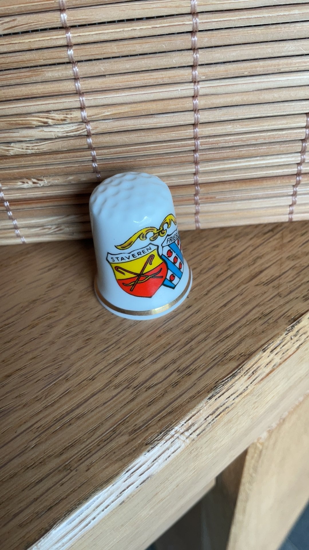 Staveren vingerhoed vingerhoedje vingerhoedjes vingerhoeden, Ophalen of Verzenden, Nieuw, Porselein, Nederland